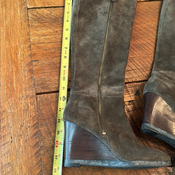 Cute Franco Sarto size 6 suede higher zipper boots. - Picture 5 of 13